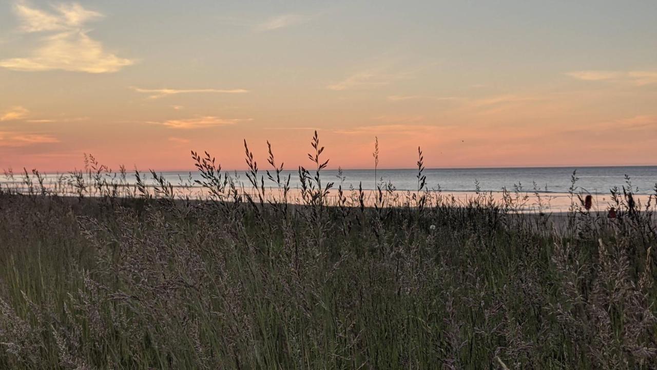 Seashore Hideaway Studio Hermanville-sur-Mer Bagian luar foto